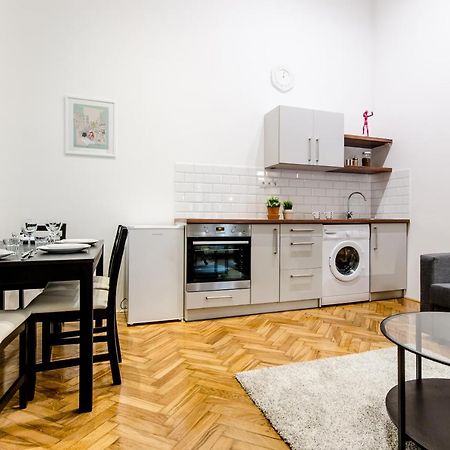 B63 2 Bedroom Apartment In Heart Of City 부다페스트 외부 사진