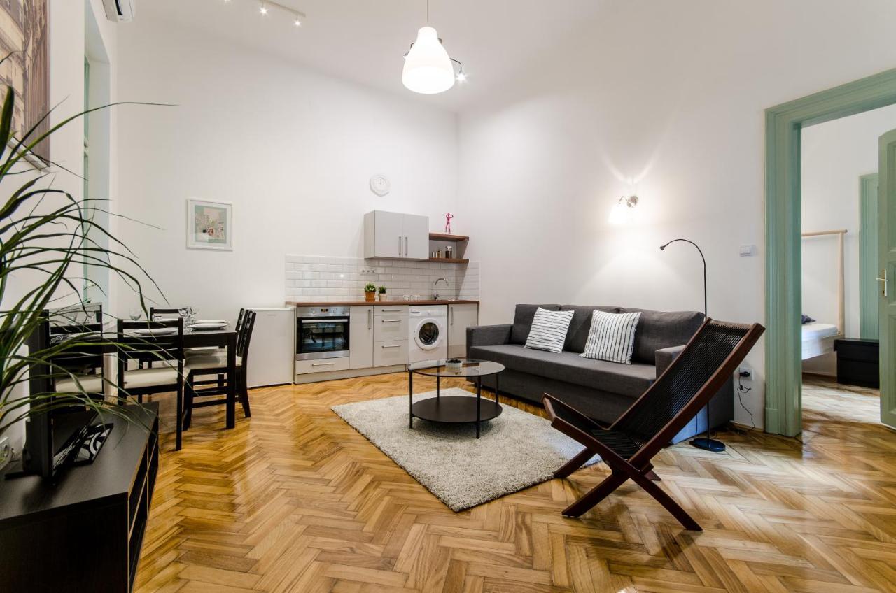 B63 2 Bedroom Apartment In Heart Of City 부다페스트 외부 사진